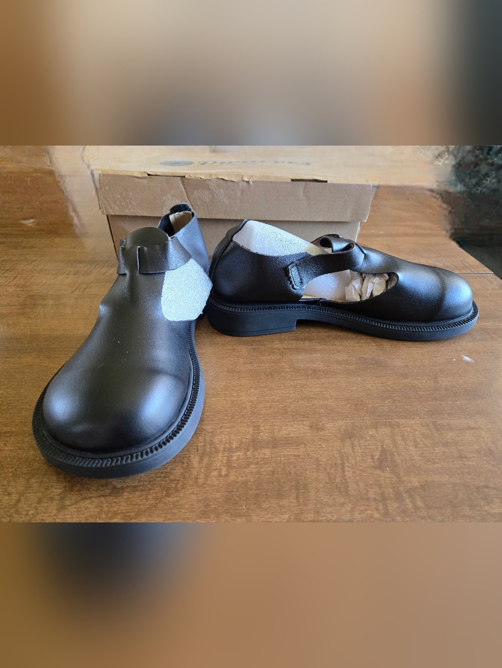 Women's Academia Black Leather T-strap Mary Jane US 7.5